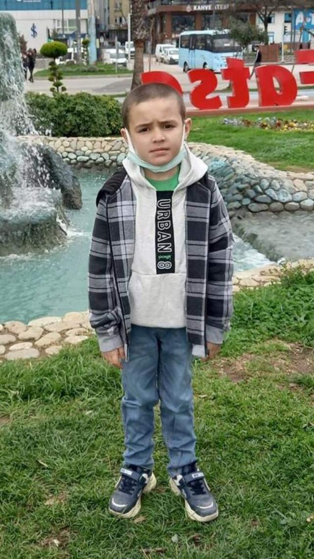 Minik Talha'yı hayattan kopartan kaza güvenlik kamerasında! Panikleyen şoför çocuğu ikinci kez ezmiş Minik Talha'yı hayattan kopartan kaza güvenlik kamerasında! Panikleyen şoför çocuğu ikinci kez ezmiş