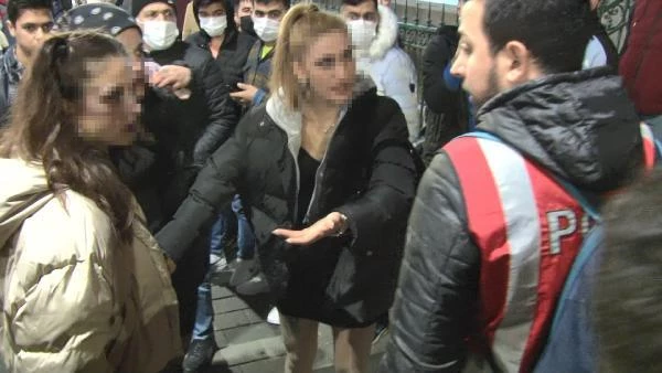Taksim'de yılbaşı eğlencesinde mide bulandıran olay! 3 kadın taciz edildi