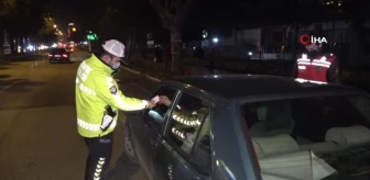 Isparta'da polis 11 ayrı ekiple trafikte alkol kontrolü yaptı