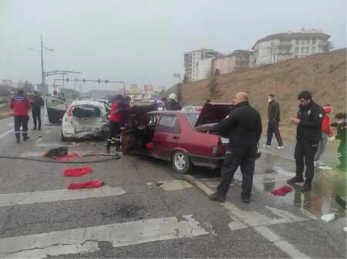 Son dakika: KIRIKKALE - Zincirleme trafik kazasında 5 kişi yaralandı