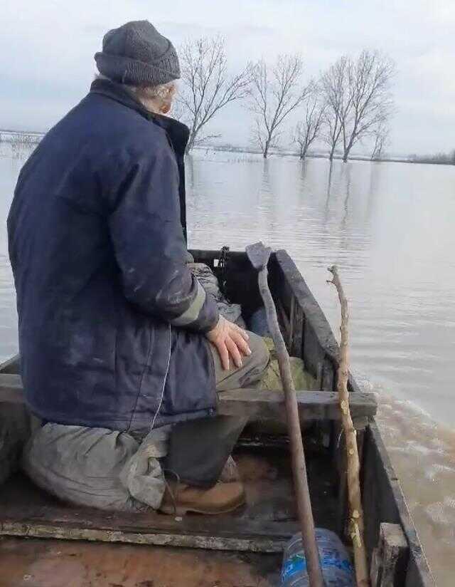 Meriç Nehri'nde taşkın alarmı! Köy halkı tarım arazilerinde kayıkla geziyor