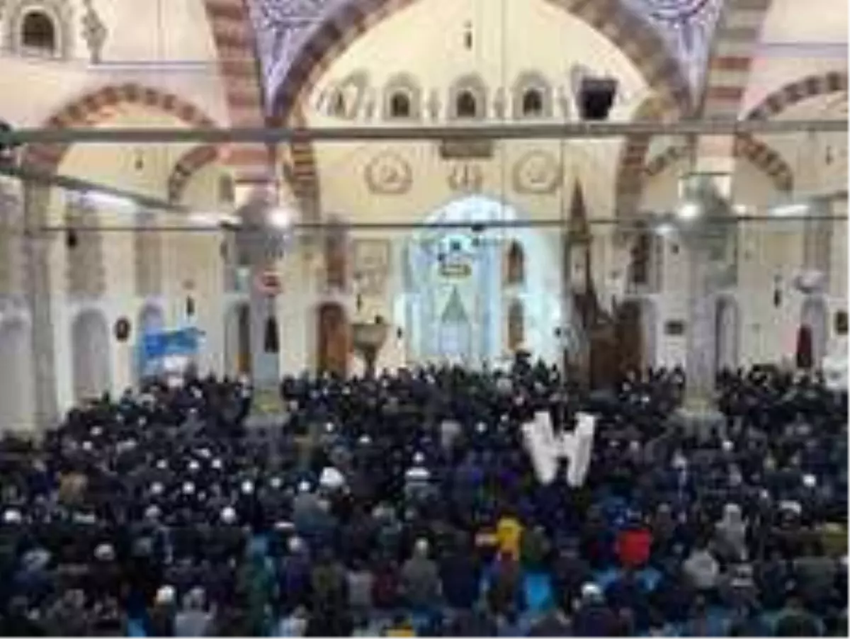 Sabah namazı buluşması, Kütahya Ulu Camii'nde yoğun bir katılımla gerçekleşti