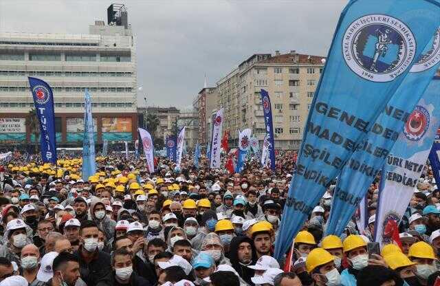 Önerilen zam sonrası greve çıktılar! Metal işçilerinden ilk büyük eylem