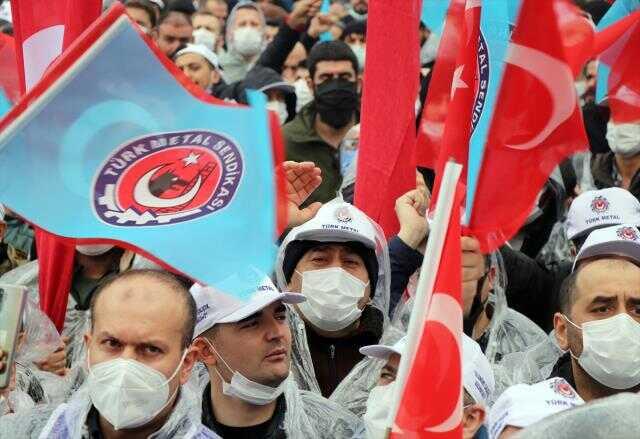 Önerilen zam sonrası greve çıktılar! Metal işçilerinden ilk büyük eylem