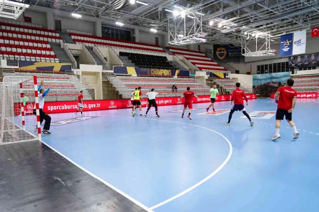 Συνεχίζει την προετοιμασία της Εθνική ομάδα χάντμπολ για τον αγώνα του Βελγίου