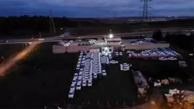 Müşterilerine 'Elimizde araç yok' diyen firmanın otoparkında bekleyen sıfır araçlar böyle görüntülendi