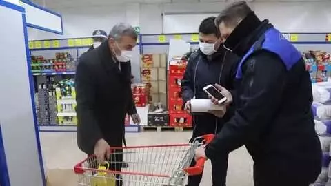 Çubuk'ta zabıta ekipleri marketlerde etiket denetimine devam ediyor