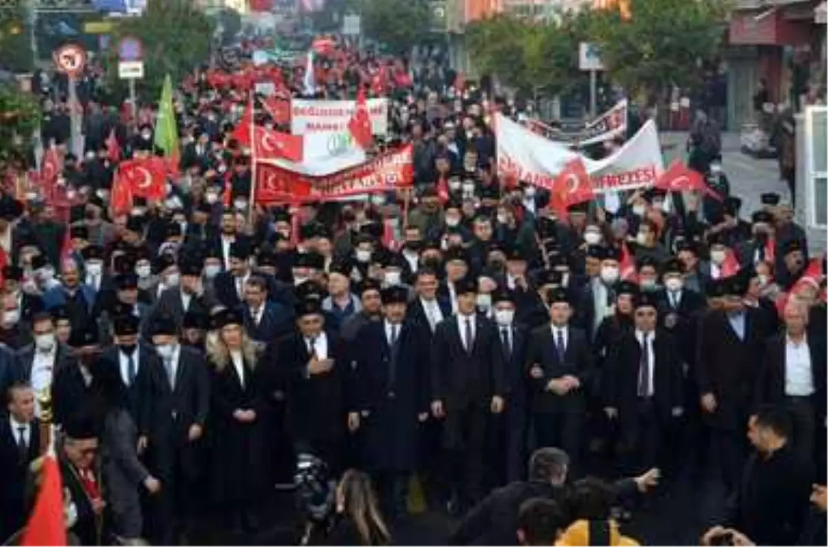 Mersin'de kurtuluş coşkusu Zafer Yürüyüşüyle doruğa ulaştı