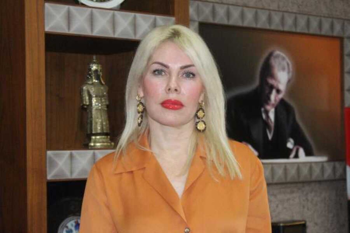 Özlenen Özkan kimdir? Özlenen Özkan kaç yaşında, nereli? Özlenen Özkan'ın uzmanlık alanları nedir? Özlenen Özkan hayatı ve biyografisi!