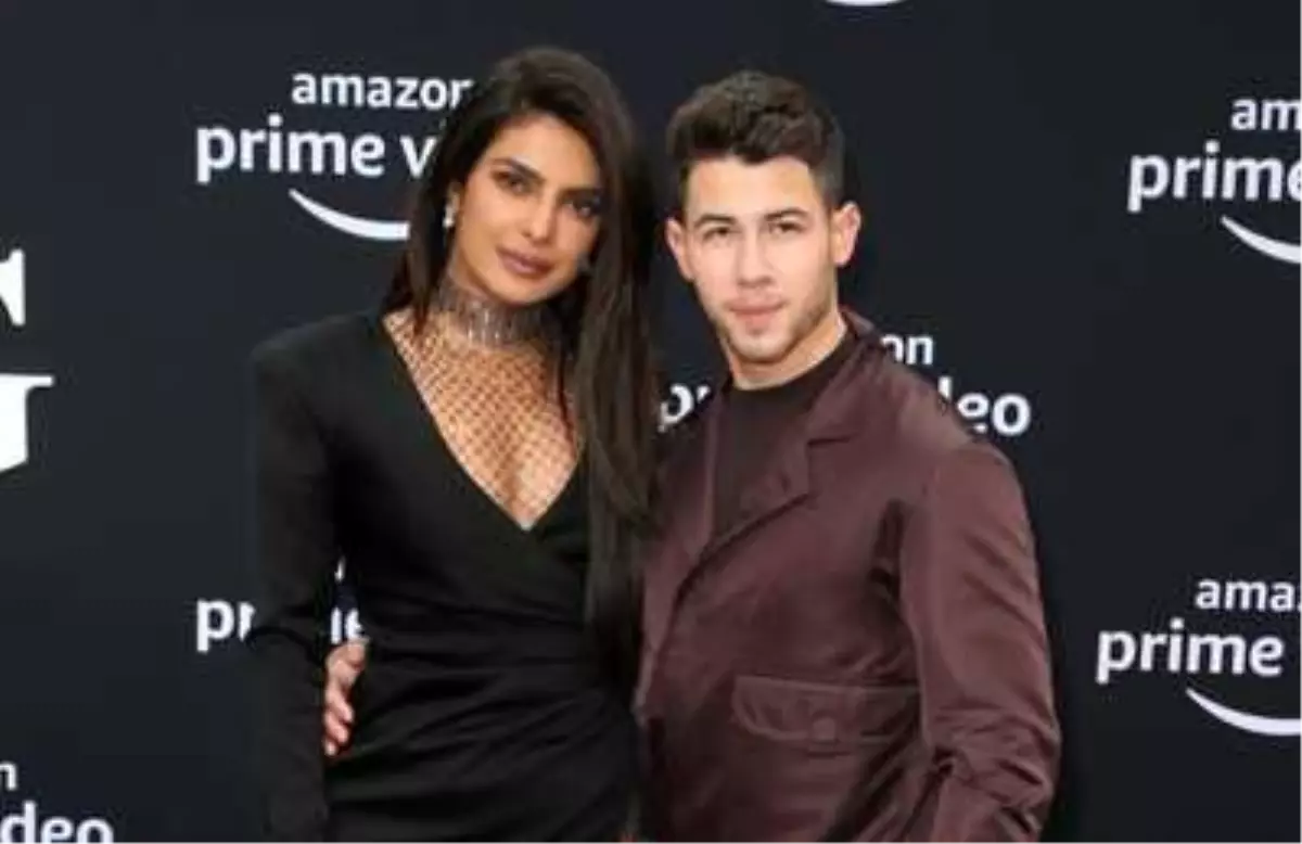Priyanka Chopra ve Nick Jonas Noel'de hasret giderecek
