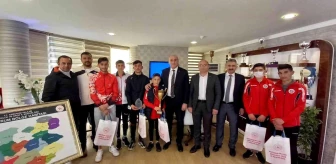 Şampiyon Karayazı Belediyespor Atletizm takımına GSİM'den ödül