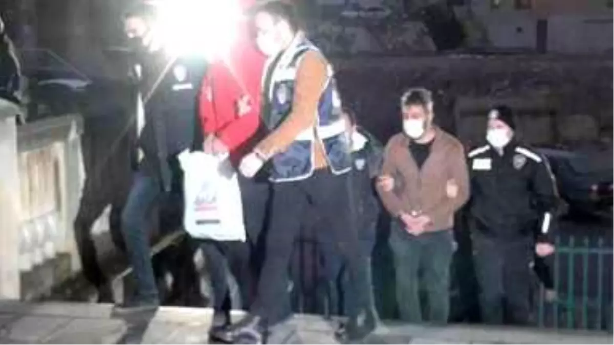 Yasa dışı bahis oynattıkları iddiasıyla gözaltına alınan 13 adliyeye sevk edildi