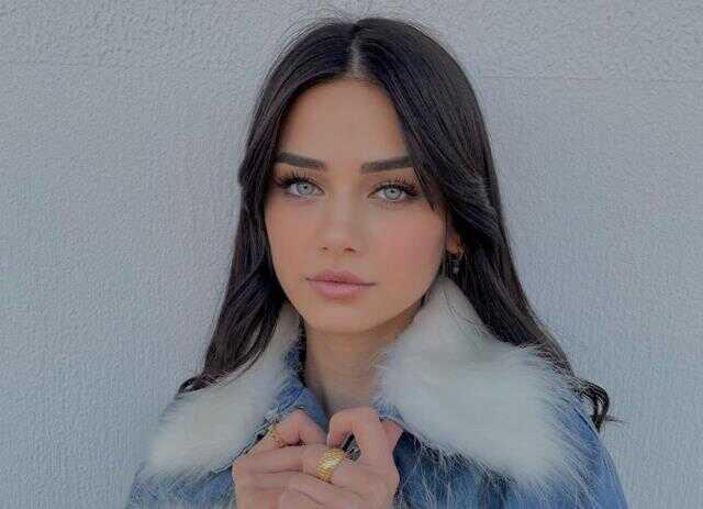 Dünyanın en güzel yüzüne sahip 100 kadın'ından biri Hande Erçel oldu!