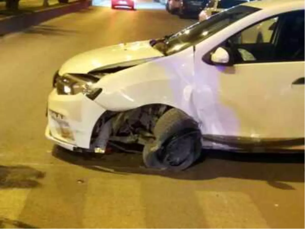 Kontrolden çıkan otomobil refüje çarptı: 1 Yaralı