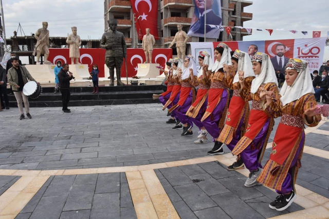Adana'nın düşman işgalinden kurtuluşunun 100'üncü yılı fener alayıyla kutlandı