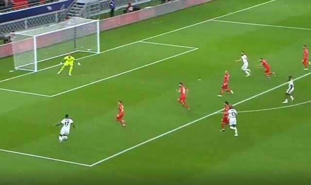 Bu gol nasıl kaçar! Kenan Karaman, Beşiktaş taraftarına saç baş yoldurttu Bu gol nasıl kaçar! Kenan Karaman, Beşiktaş taraftarına saç baş yoldurttu