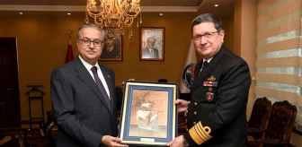 Deniz Kuvvetleri Komutanı Oramiral Özbal, Vali Su'yu ziyaret etti