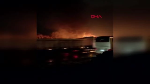 İskenderun'da park halindeki TIR alev alev yandı