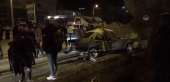 Kazaya müdahale için giden ambulans, otomobille çarpıştı