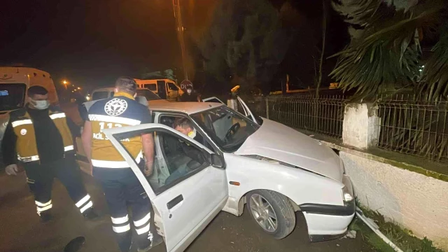 Polisten kaçan otomobil kaza yaptı: 4 yaralı