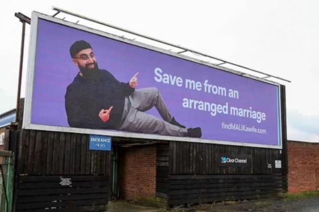 Ailesinin isteğiyle görücü usulü evlenmeye sıcak bakmayan genç billboarda ilan verdi