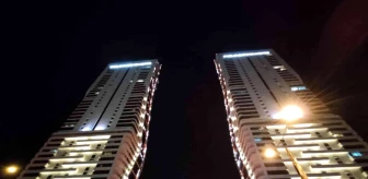 İzmir'de ikiz kulelerde yangın paniği: 3 yaralı