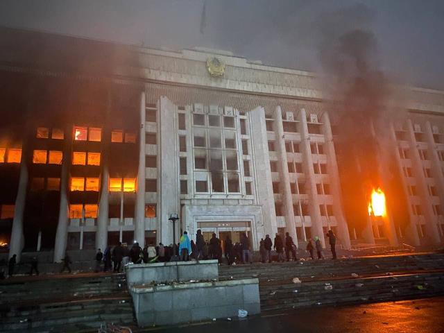 Kazakistan'da halk neden sokağa çıktı, ne istiyorlar? İşte yangın yerine dönen ülkede olup bitenin özeti