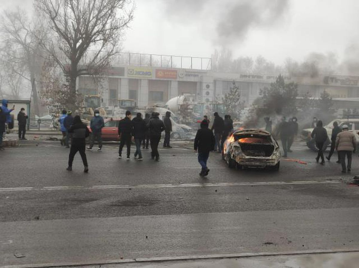 Kazakistan neden karıştı? Kazakistan'da hükümet istifa etti, OHAL ilan edildi! Kazakistan'da son durum ne?