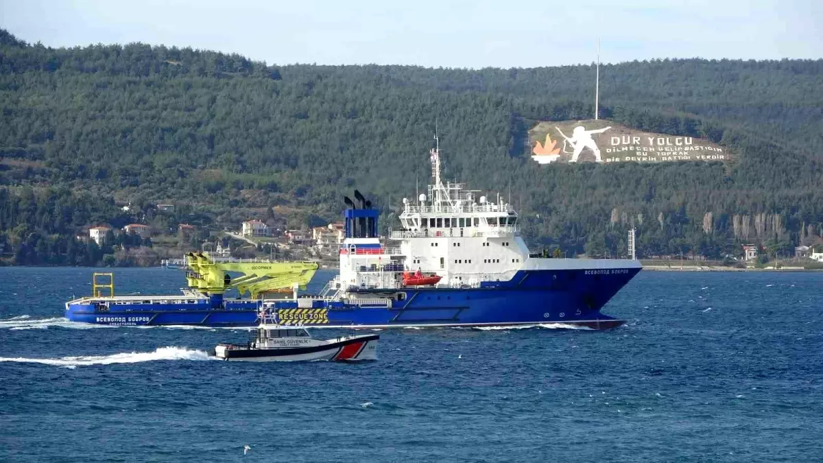 Son dakika: Rus askeri lojistik gemisi Çanakkale Boğazı'ndan geçti