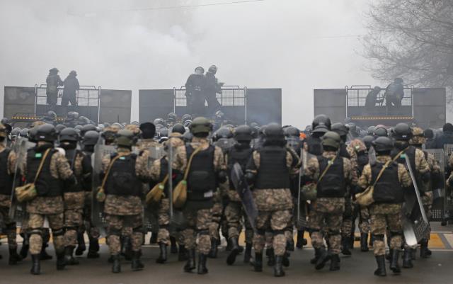 Son Dakika: Kazakistan yangın yeri! Cumhurbaşkanı Tokayev talep etti, Rusya ülkeye onlarca asker gönderdi