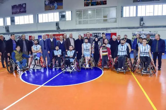 Soylu'dan sporculara destek