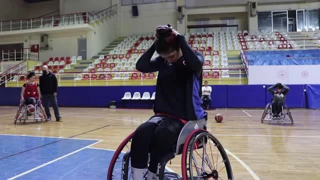 Tekerlekli sandalye basketbolcusu Meryem Tan'dan engellilere spor yapın çağrısı