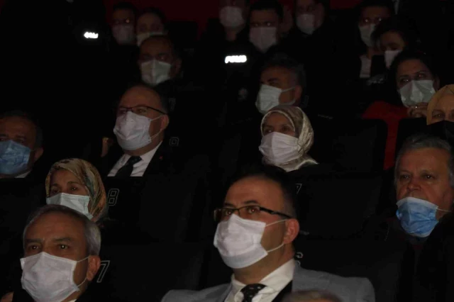 Zonguldak protokolü Kesişme: İyi ki Varsın Eren filmini izledi