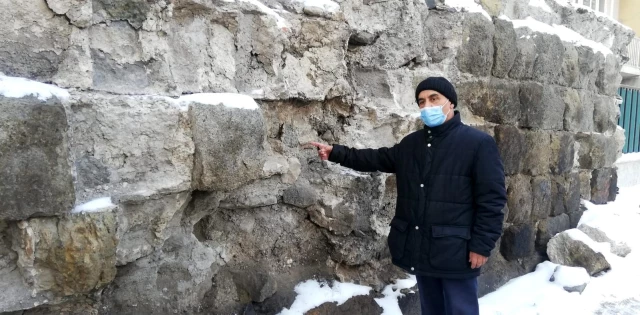 Erzurum Kalesi'nin dış kale surlarından kalan son parçanın korunma altına alınması istendi