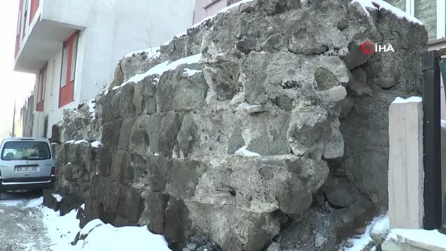 Erzurum Kalesi'nin dış kale surlarından kalan son parçanın korunma altına alınması istendi