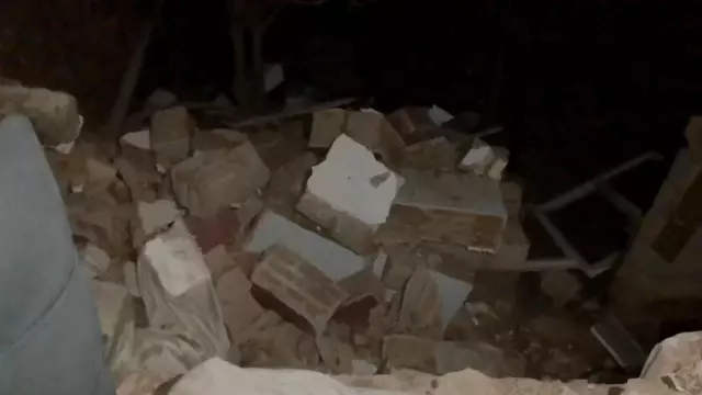 Sıkışan gaz bomba gibi patladı duvarları yıkılan evde 3 kişi yaralandı