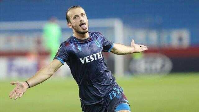 Trabzonspor'da bir dönemin parlayan yıldızı takımdan ayrılıyor, Abdulkadir arkadaşlarına veda etti!