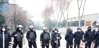 Arnavutluk'taki protestolarda gerginlik yaşandı