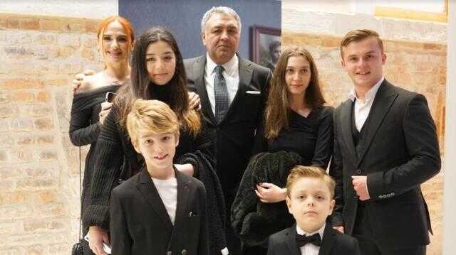 Filmde şehit Ferhat Gedik'i canlandıran İsmail Hacıoğlu, galada konuşmak yaparken duygusal anlar yaşadı