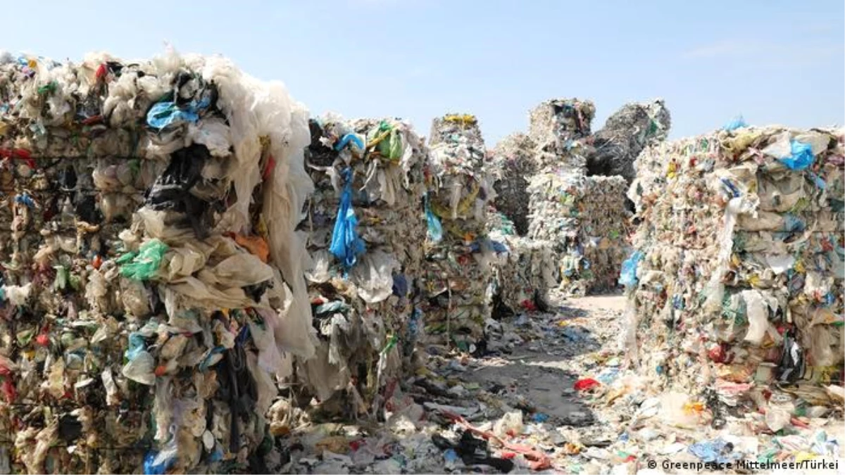 Πλαστικά απόβλητα που στέλνονται από τη Γερμανία στην Τουρκία: Ο υπουργός θέλει να απαγορεύσει τις παράνομες εξαγωγές