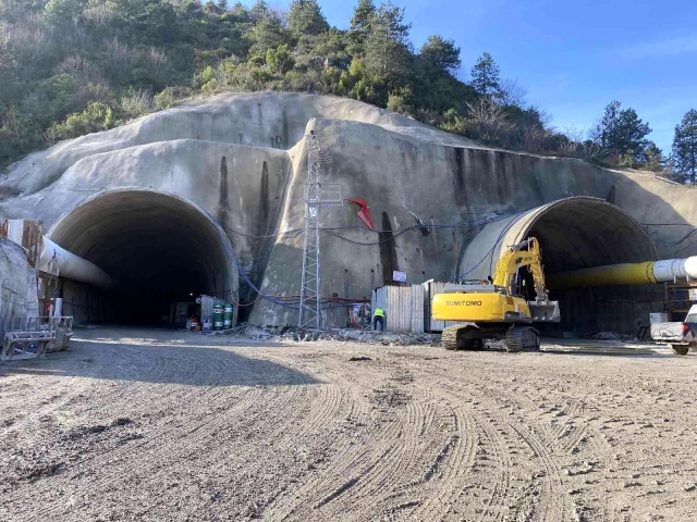 Karadeniz sahil yolunda dev tünellerin inşası sürüyor