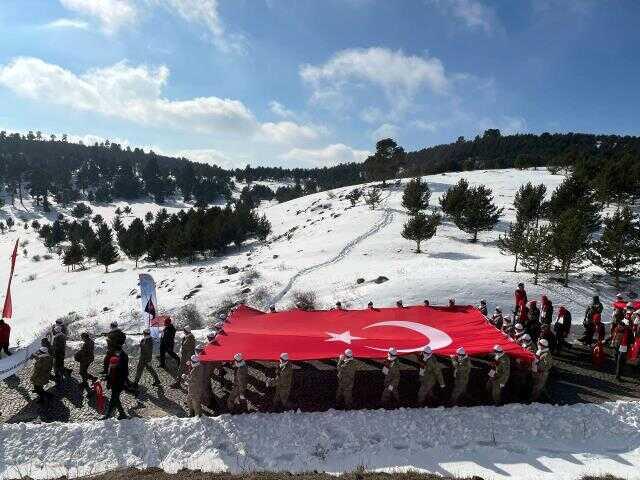 Son Dakika! Bakan Akar'dan 3 askerimizin şehit olduğu saldırıyla ilgili açıklama: Nereye kaçarlarsa kaçsınlar hainleri bulacağız Son Dakika! Bakan Akar'dan 3 askerimizin şehit olduğu saldırıyla ilgili açıklama: Nereye kaçarlarsa kaçsınlar hainleri bulacağız