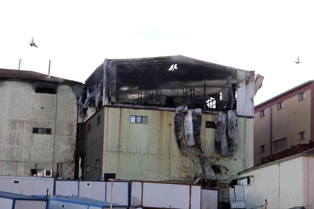 Karaman'da yanan bisküvi fabrikasındaki hasarın boyutu gün ağırınca ortaya çıktı