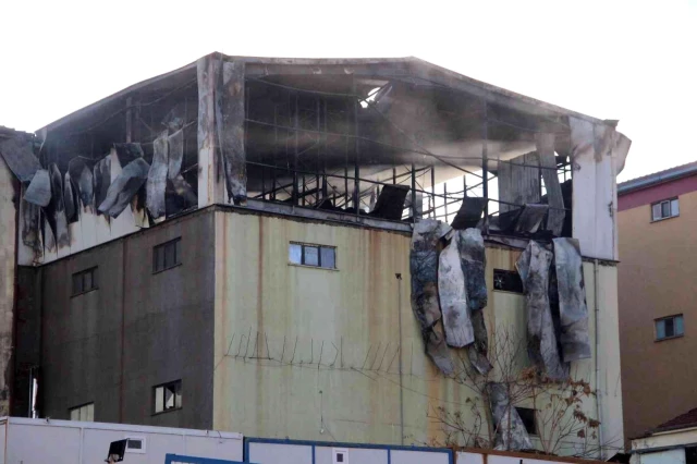 Karaman'da yanan bisküvi fabrikasındaki hasarın boyutu gün ağırınca ortaya çıktı
