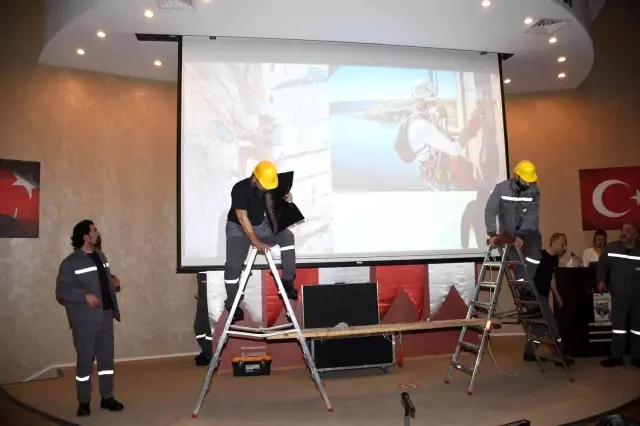 Sanayi çalışanlarına iş sağlığı ve güvenliği, tiyatro yoluyla anlatılıyor