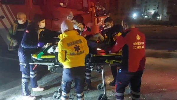IN ISTANBUL-SANCAKTEPE, CAR STRIKE A SERVICE VEHICLE IN PARK: 2 INJURED