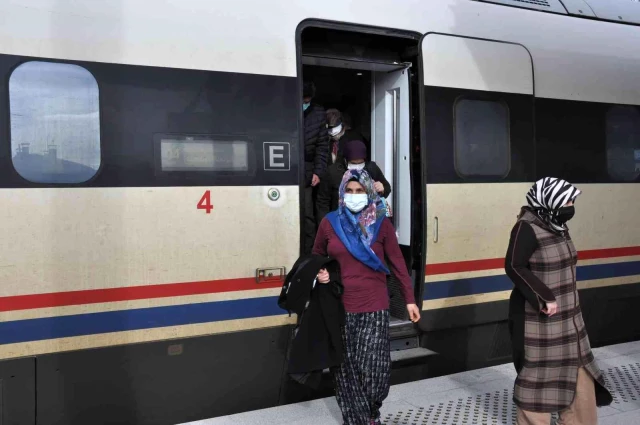Karaman'da Yüksek Hızlı Trene yoğun ilgi