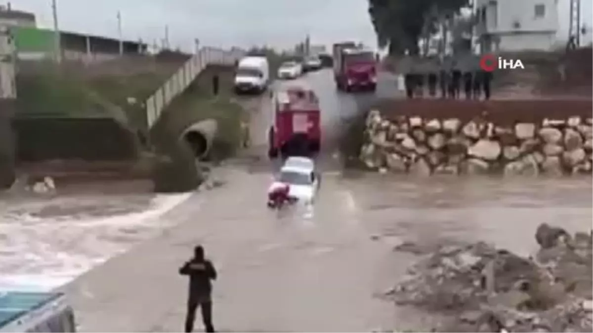 Son dakika haberi | Dere yatağına saplanan aracını kurtarmak isterken akıntıya kapıldı... O anlar kamerada