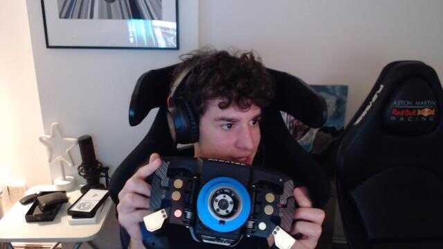 F1 espor oyuncusu Cem Bölükbaşı, Formula tarihinde bir ilki başardı F1 espor oyuncusu Cem Bölükbaşı, Formula tarihinde bir ilki başardı