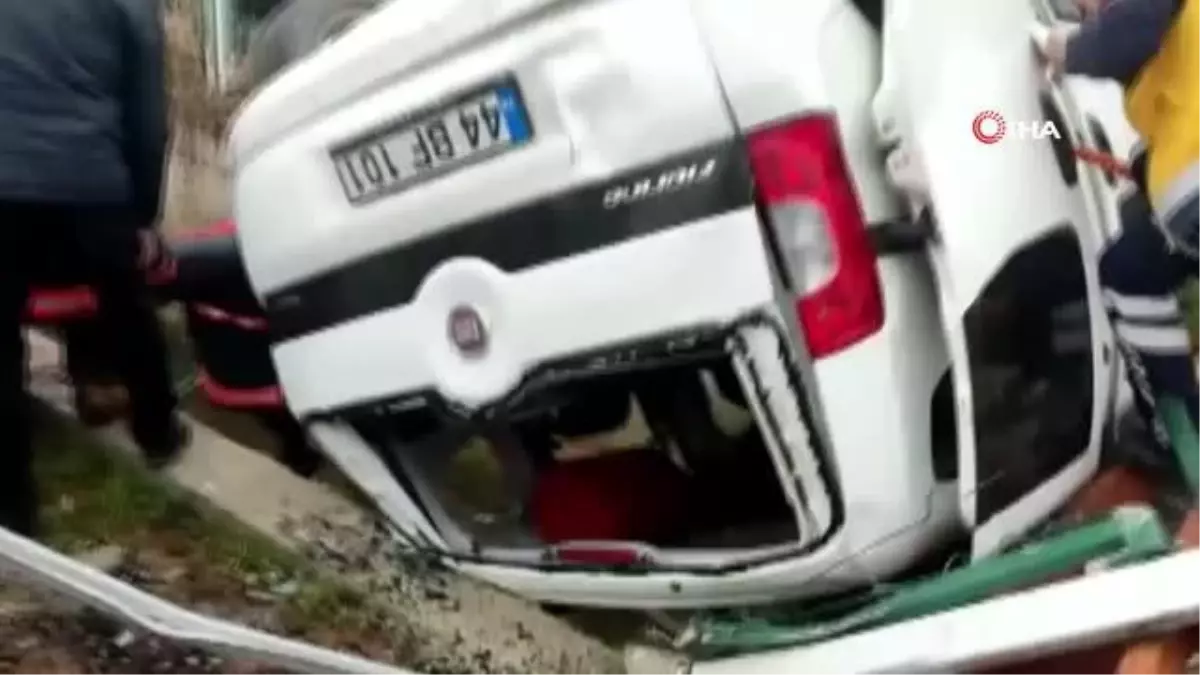 Hafif ticari araç sulama kanalına düştü: 1 yaralı